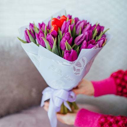 03001055_kvetinova-taska-sweet-fialove-tulipany