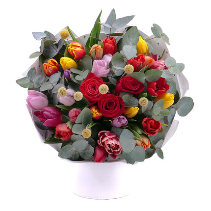 03001539_sweet-cervene-ruze-a-farebne-tulipany