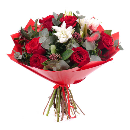 03001552_sweet-cervene-ruze-lalia-a-skimmia