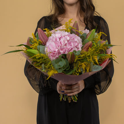 03001639_sweet-pink-hydrangea-and-pink-lily