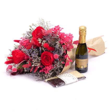 03101127_irigo-susena-kytica-preparovane-cervene-ruze-prosecco-a-cokolada