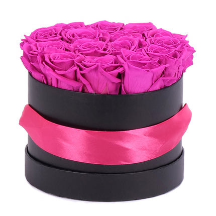 03101534_in-eterno-cerny-blomo-box-m-15-ruzi-monalisa-hot-pink