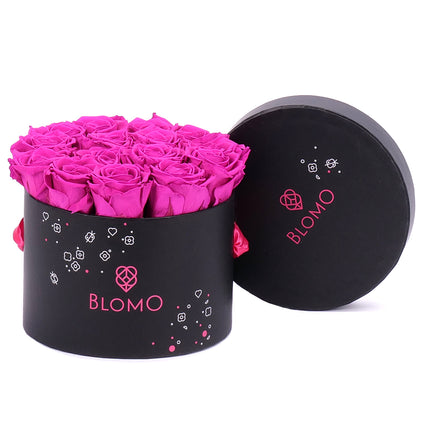 03101534_in-eterno-cerny-blomo-box-m-15-ruzi-monalisa-hot-pink
