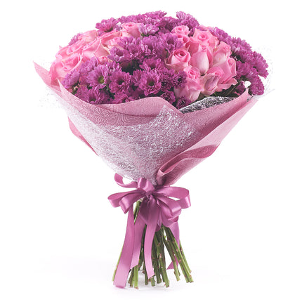 Sweet ružové ruže a santíny