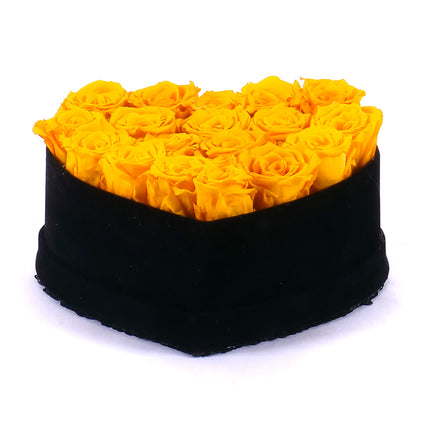 In eterno čierne zamatové srdce 18 žltých ruží
