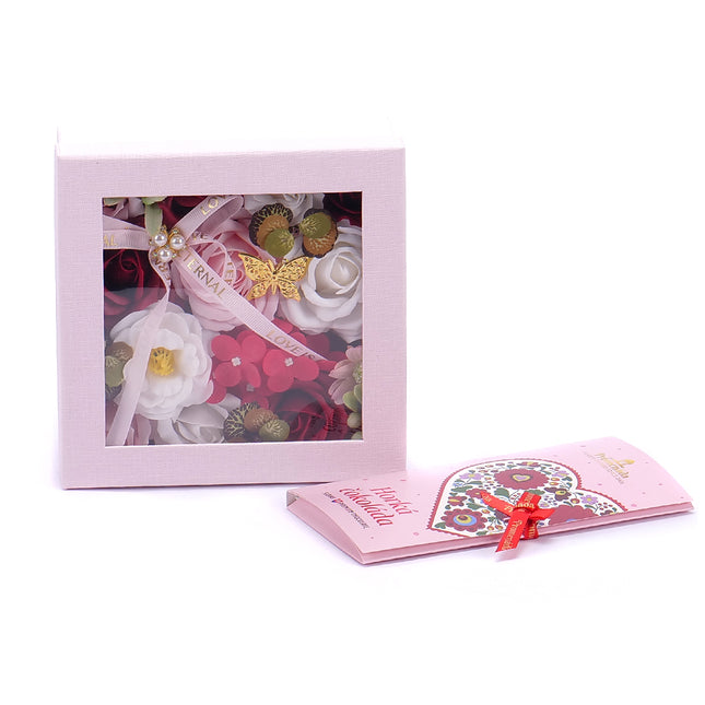 Dárkový set z pěnových květin a čokoláda