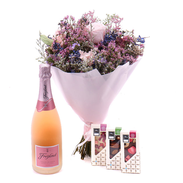 Irigo sušená kytice preparované růže Monalisa pink champagne Freixenet a čokoláda