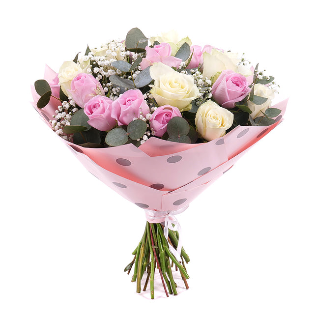 Sweet bílé a růžové růže s eukalyptem