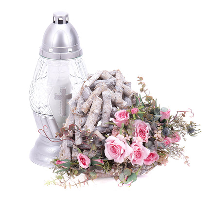 Irigo smuteční aranžmá dřevěné srdce růžové květiny a kahanec