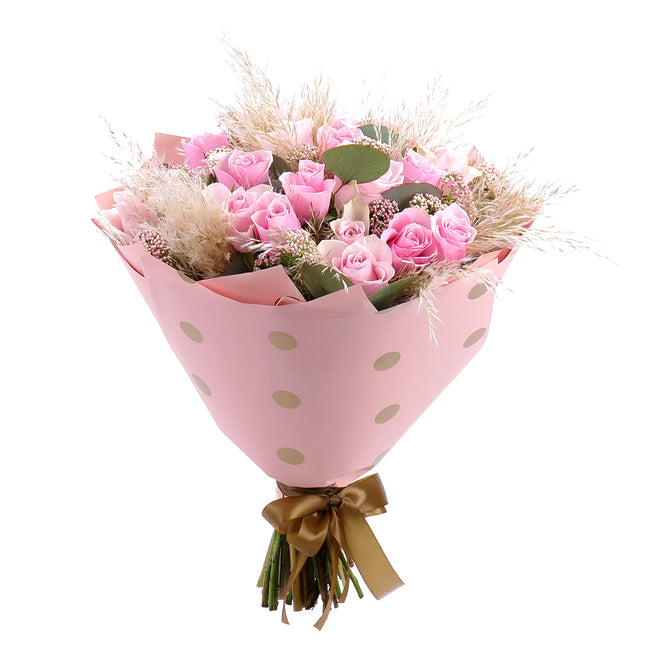 Sweet ružové ruže ozothamnus a cortadéria