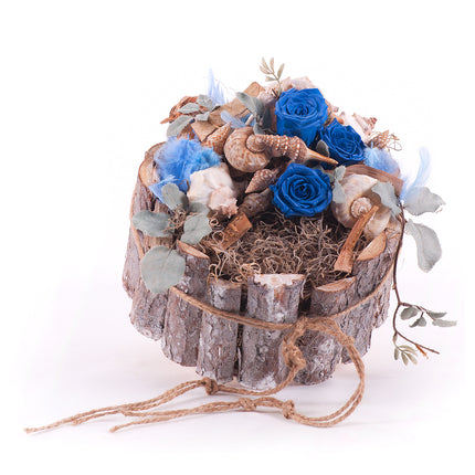 In eterno drevený box modré ruže s mušľami