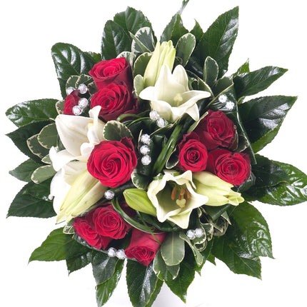 Elite červené růže a bílé lilie
