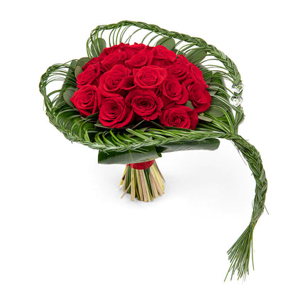 Elite červené růže v pleteném srdci