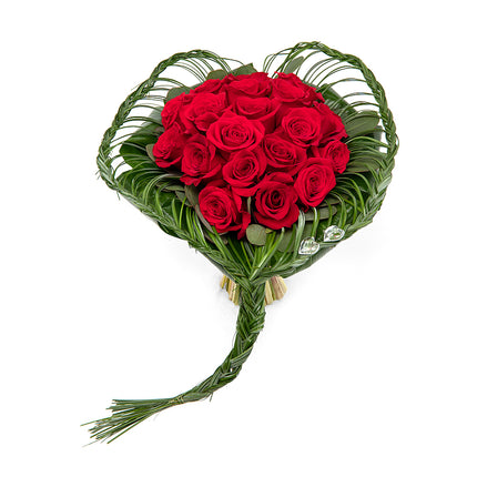 Elite červené růže v pleteném srdci