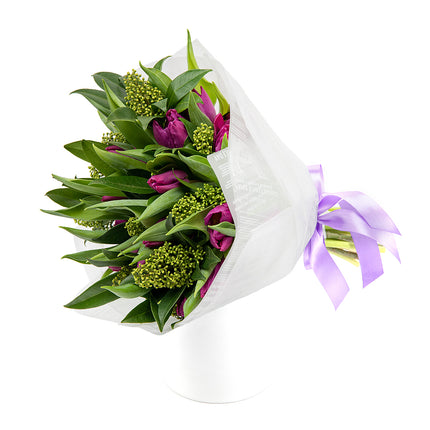 Sweet fialové tulipány skimmia