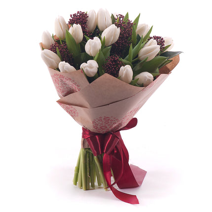 Sweet bílé tulipány skimmia