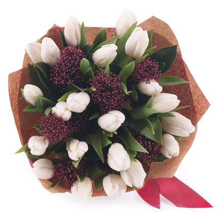 Sweet bílé tulipány skimmia