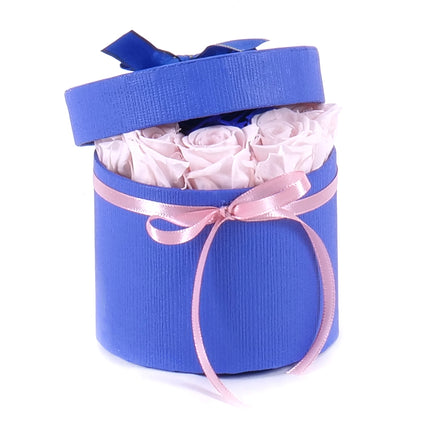 In eterno modrý okrúhly box "S" ružové ruže