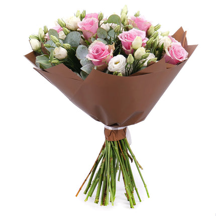 Sweet růžové růže bílé lisiantusy