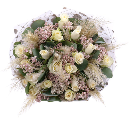 Sweet růžové růže a karafiáty