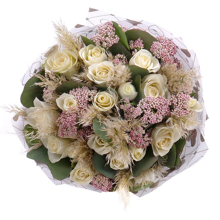 Sweet růžové růže a karafiáty