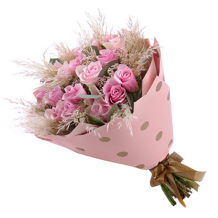 Sweet růžové růže ozothamnus a cortadérie