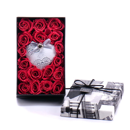 In eterno černý box "S" 18 růží Ines pink franboise