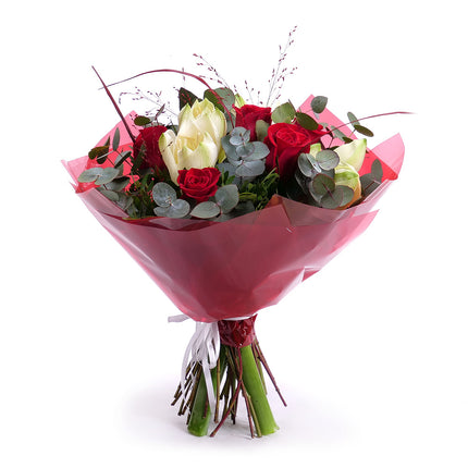 Sweet bílé amarylisy a červené růže