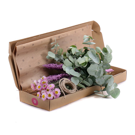 DIY kytice - Eucalyptus Cinerea, klasy a fialové slaměnky ve váze