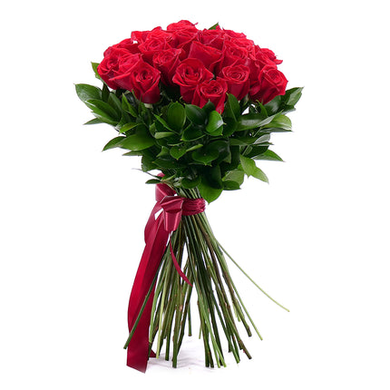 Amore červené růže s dekorační zelení