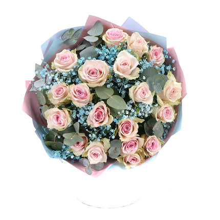 Sweet růžové růže modrá gypsophila