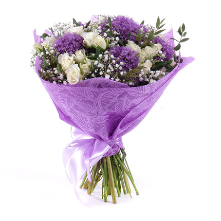 Sweet modré allium a trsové bílé růže