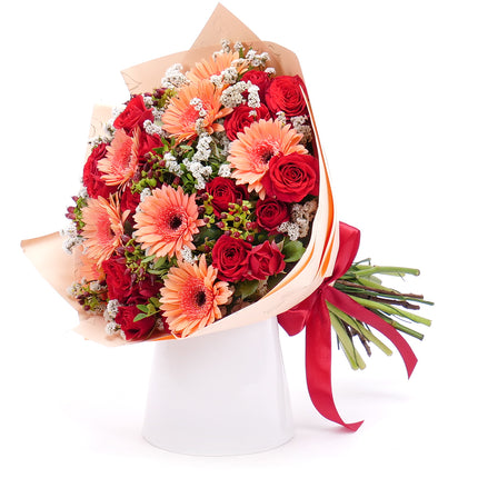 Sweet červené růže a meruňkové gerbery