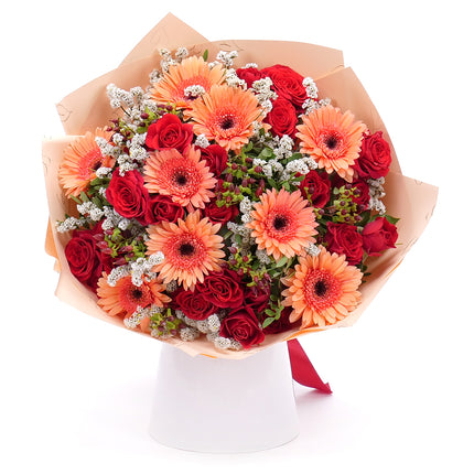 Sweet červené růže a meruňkové gerbery