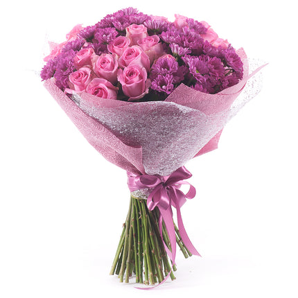 Sweet ružové ruže a santíny