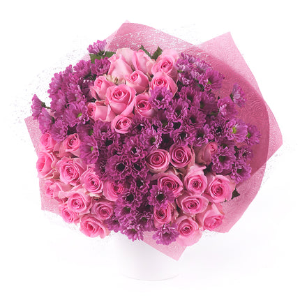 Sweet ružové ruže a santíny